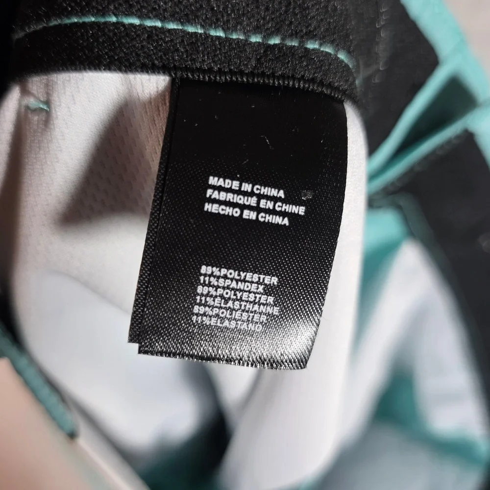 Kenneth Cole Golf Tech Shorts 30 Aqua‎ Crush Loose Belt Loop Defect